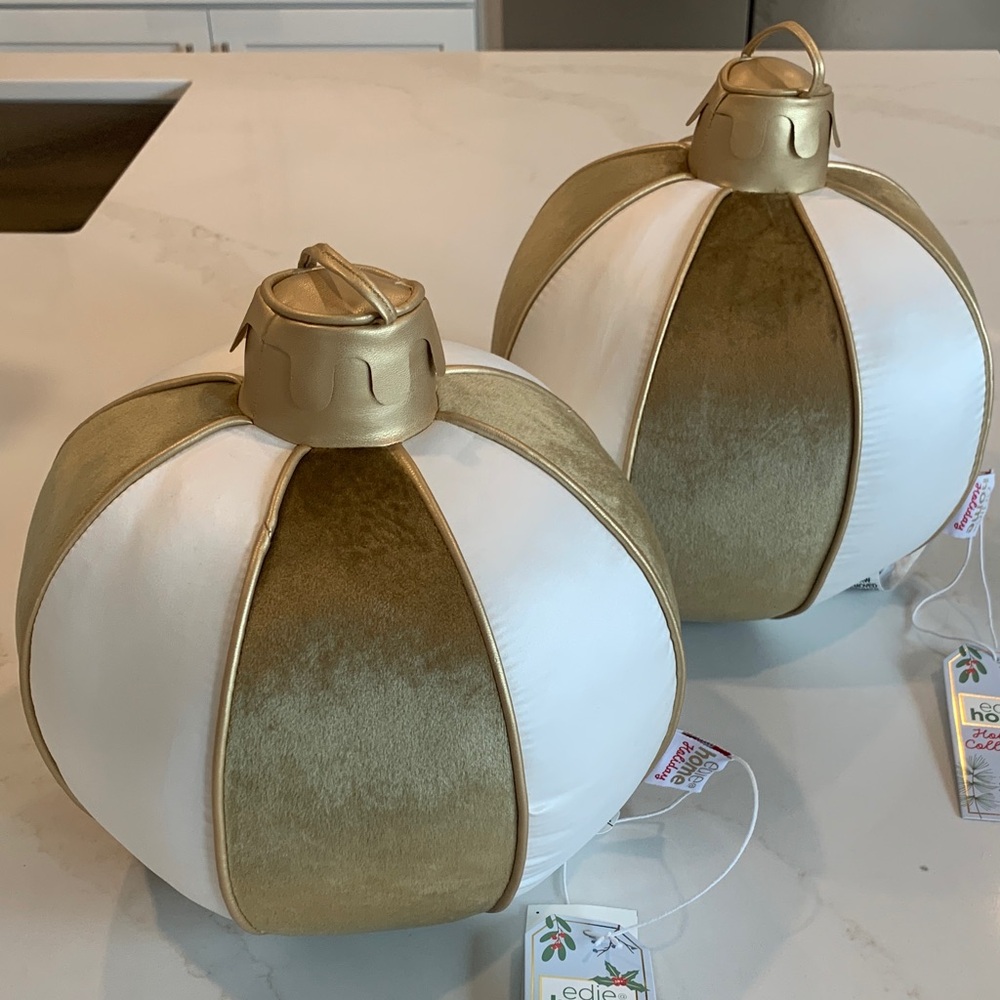 Edie Home BNWT Soft plush White and Gold Velvet Pumpkin Holiday Decor (Set of 2)